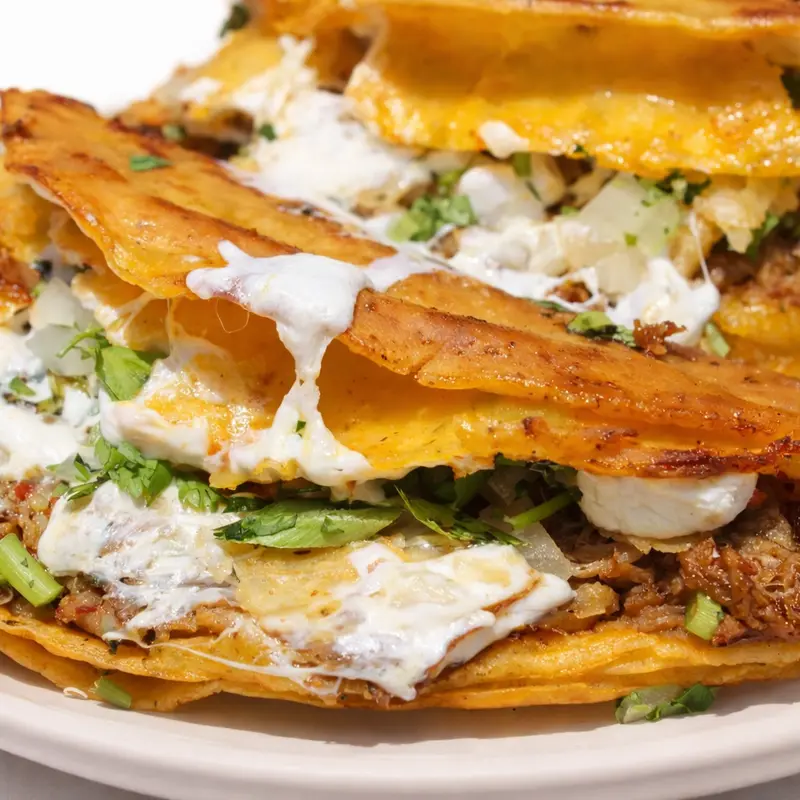 Taco de Barbacoa Dorado con Queso